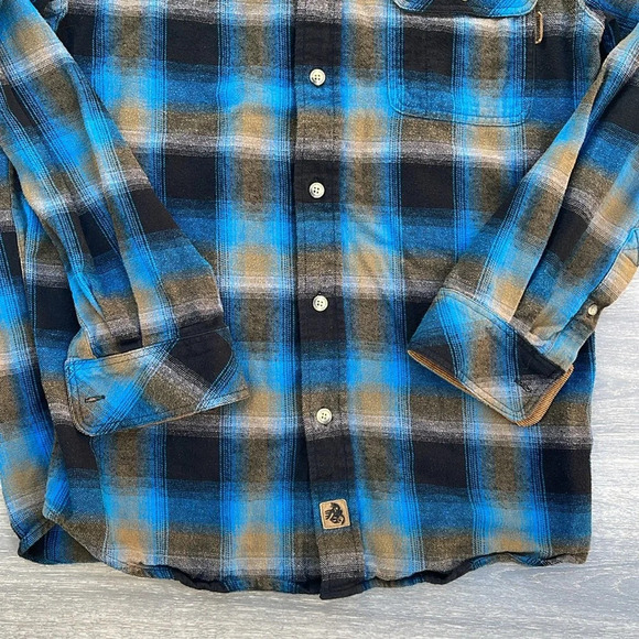 Legendary Whitetails Buck Camp Flannel Shirt, cobalt plaid - Picture 4 of 6